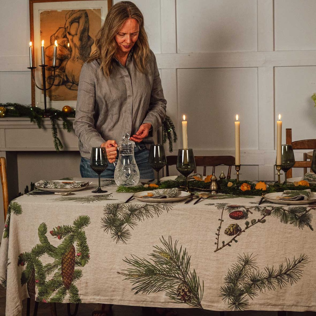 4006S-SC-Linoroom-Tablecloth-Shady-Conifers-SQ1.jpg